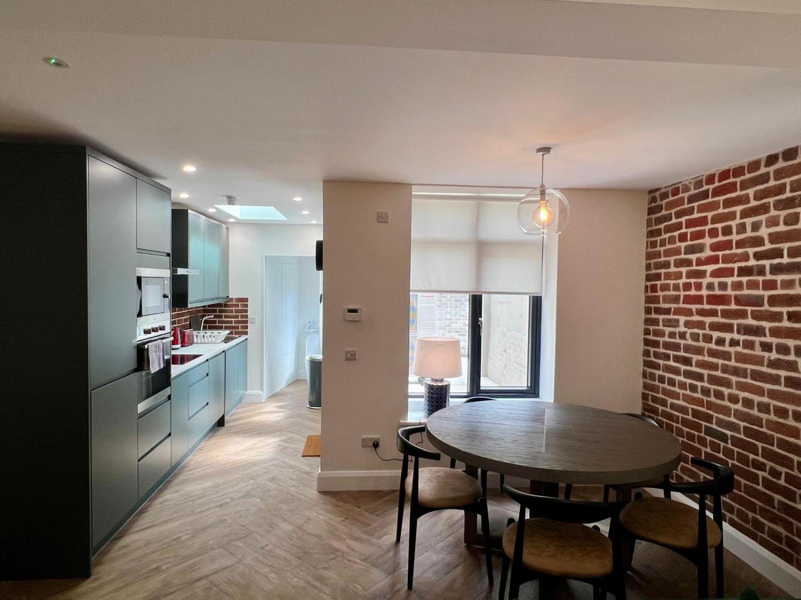 Ifsc Townhouse Apartments Дъблин Екстериор снимка